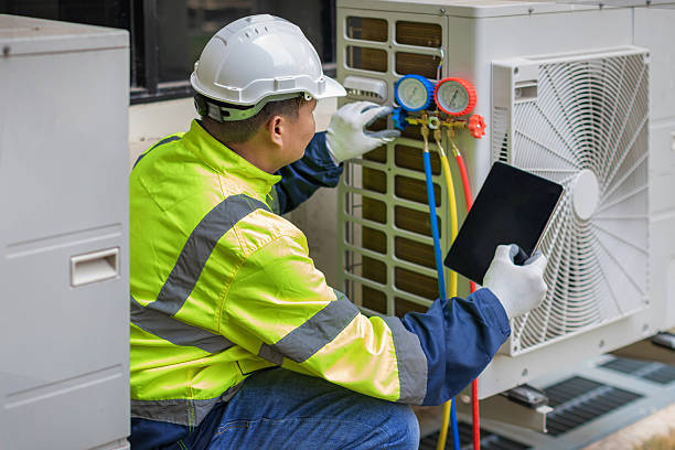 Professional Hvac technician working in Mantua, VA